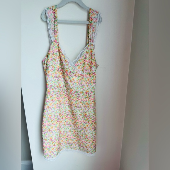 Revolve MORE TO COME Irene Lace Mini Dress in Pink Floral Size Small - Picture 3 of 9